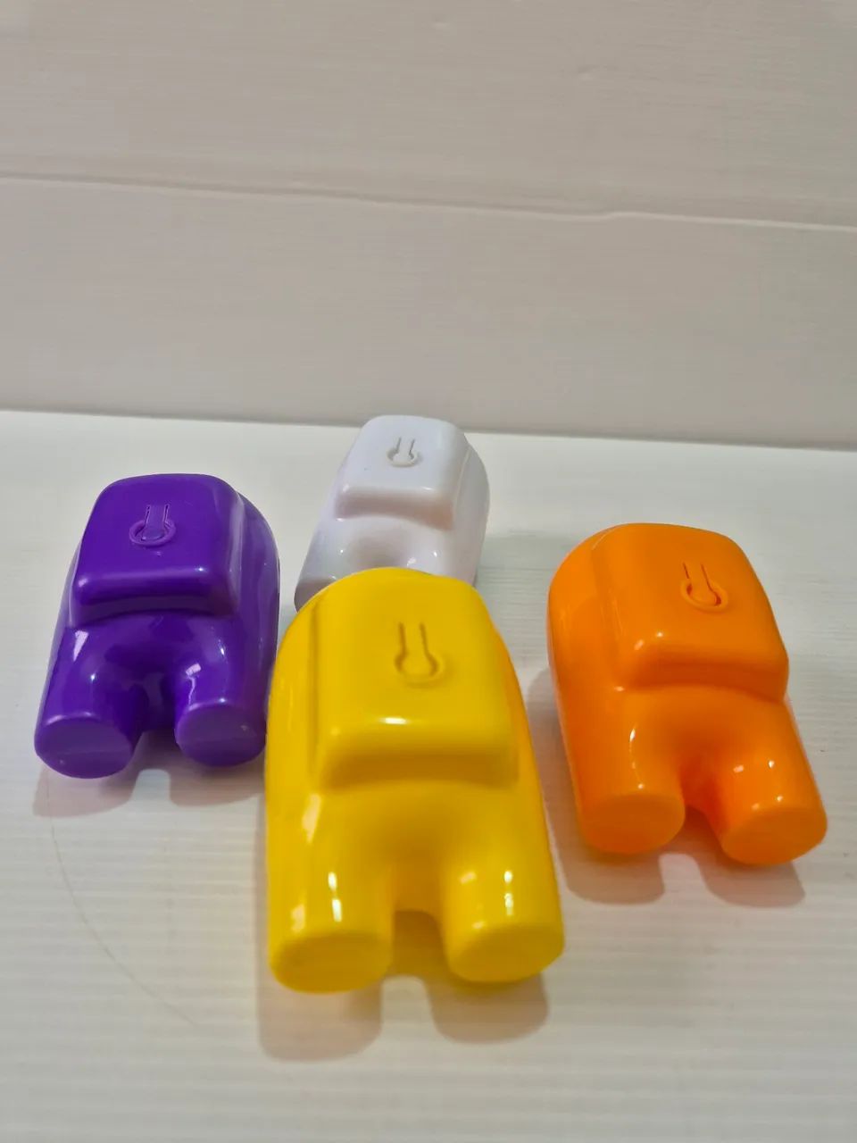 4 Brinquedos Among Us (raros e acendem) - Foto 5