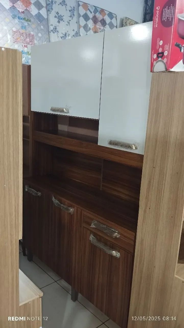 Armário de Cozinha Amadeirado