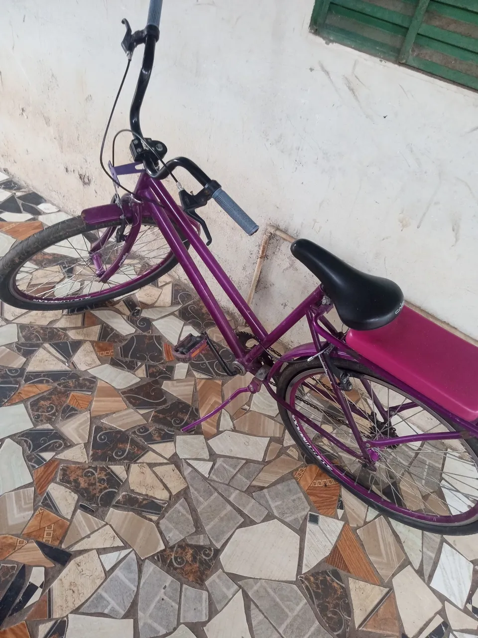 Bicicleta Roxa Vintage