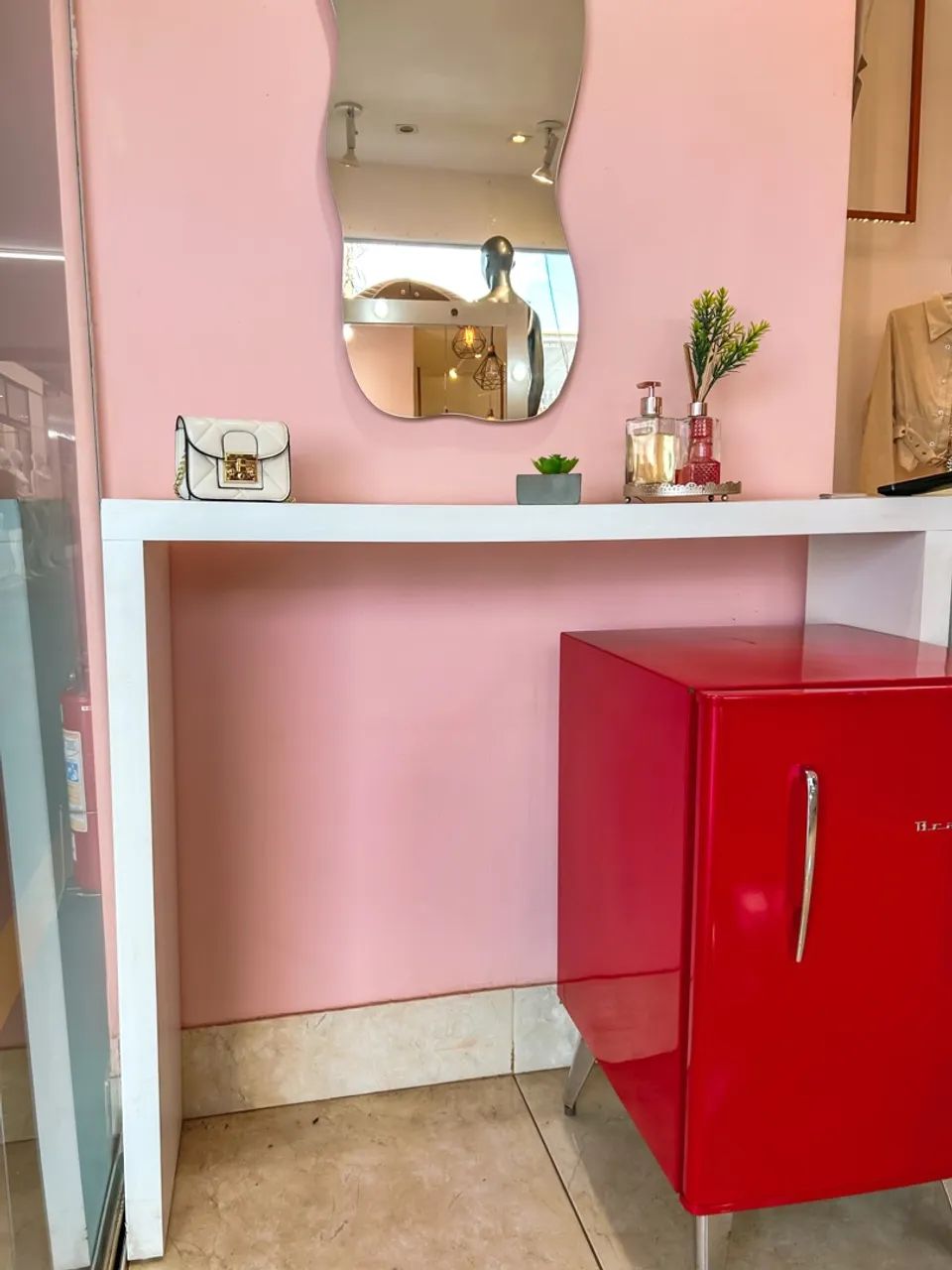 APARADOR MDF 1cm altura 1,15cm largura 30cm profundidade  - Foto 5