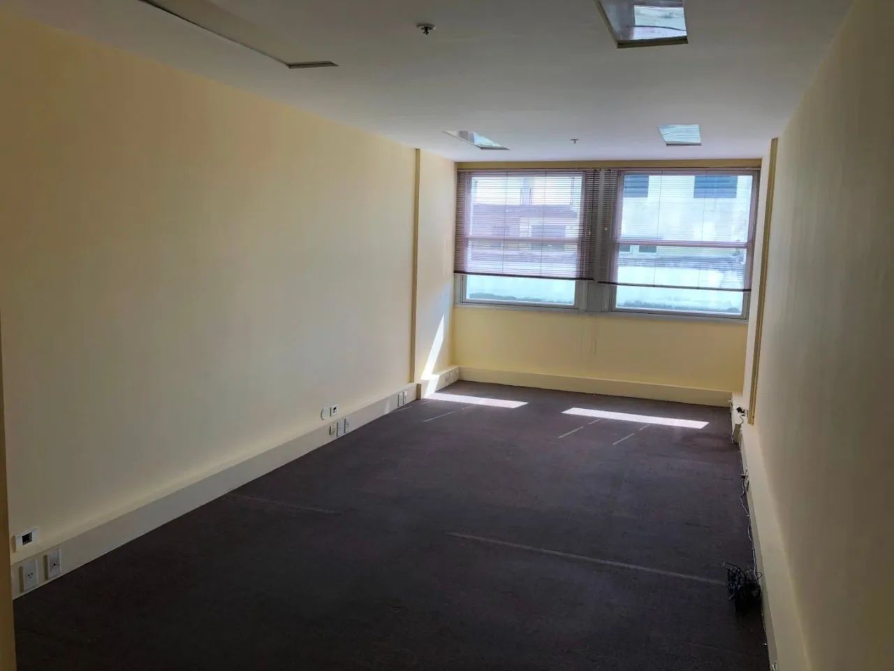 Ed. Rodolpho de Paoli - Sala com 36 m² - Av. Nilo Peçanha esquina Av. Rio Branco (Carioca)