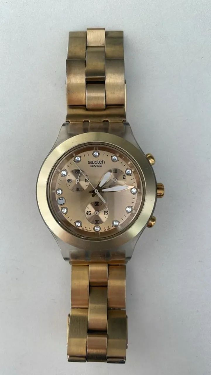 Relógio Swatch Dourado com Detalhes em Cristal