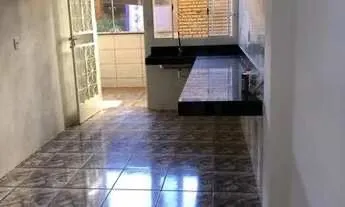 Espaço ideal para clínica de estética, salão de beleza ou depósito de materiais