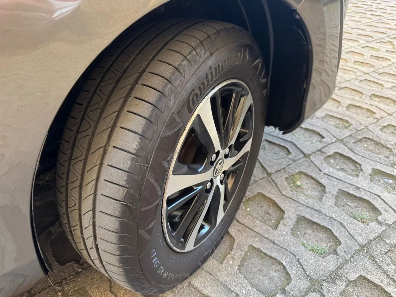 TOYOTA YARIS 1.5 XLS SEDAN (TOP) C/Gnv 5G 2019 - Foto 2