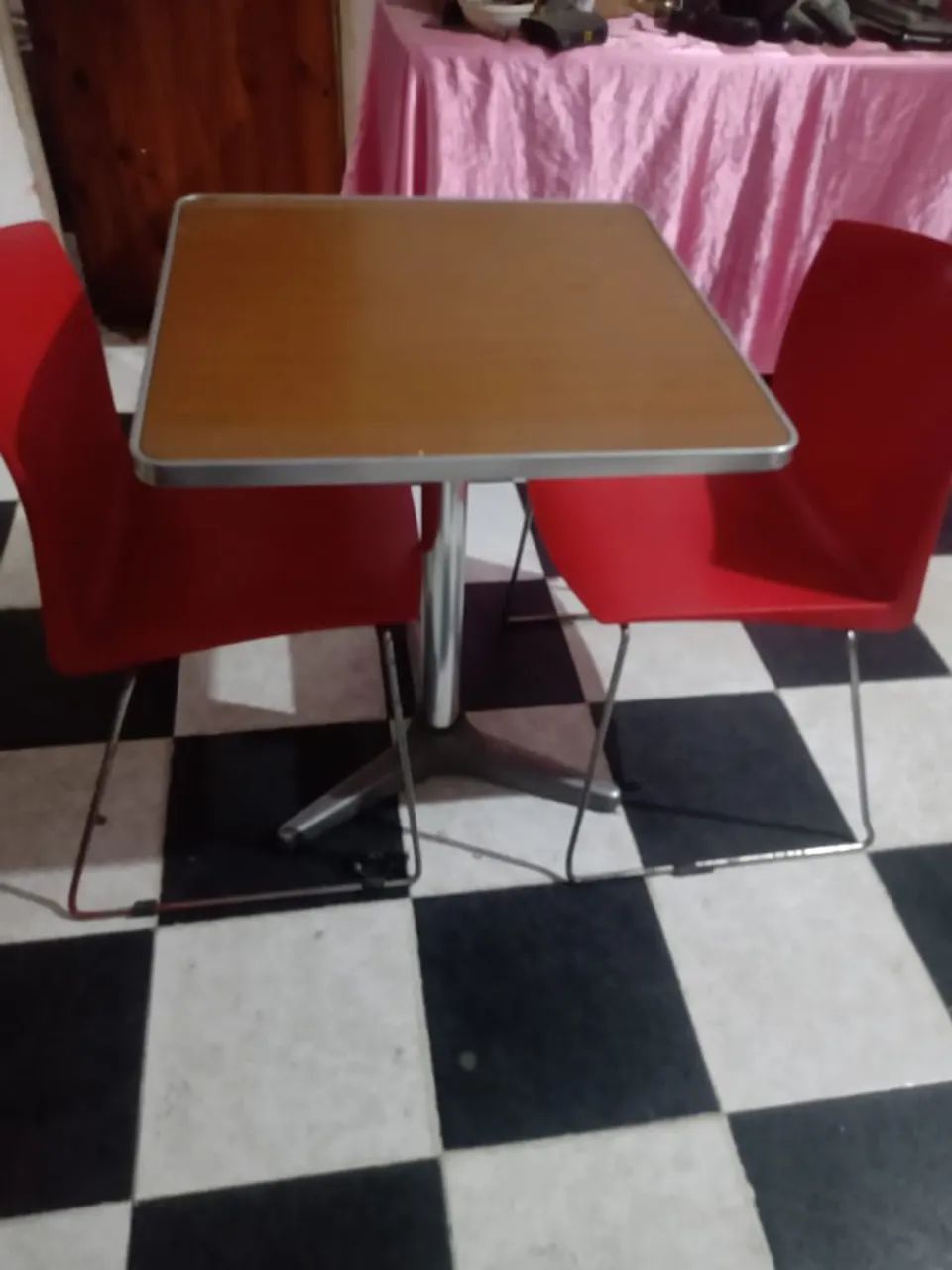 Mesa de Restaurante com 2 Cadeiras