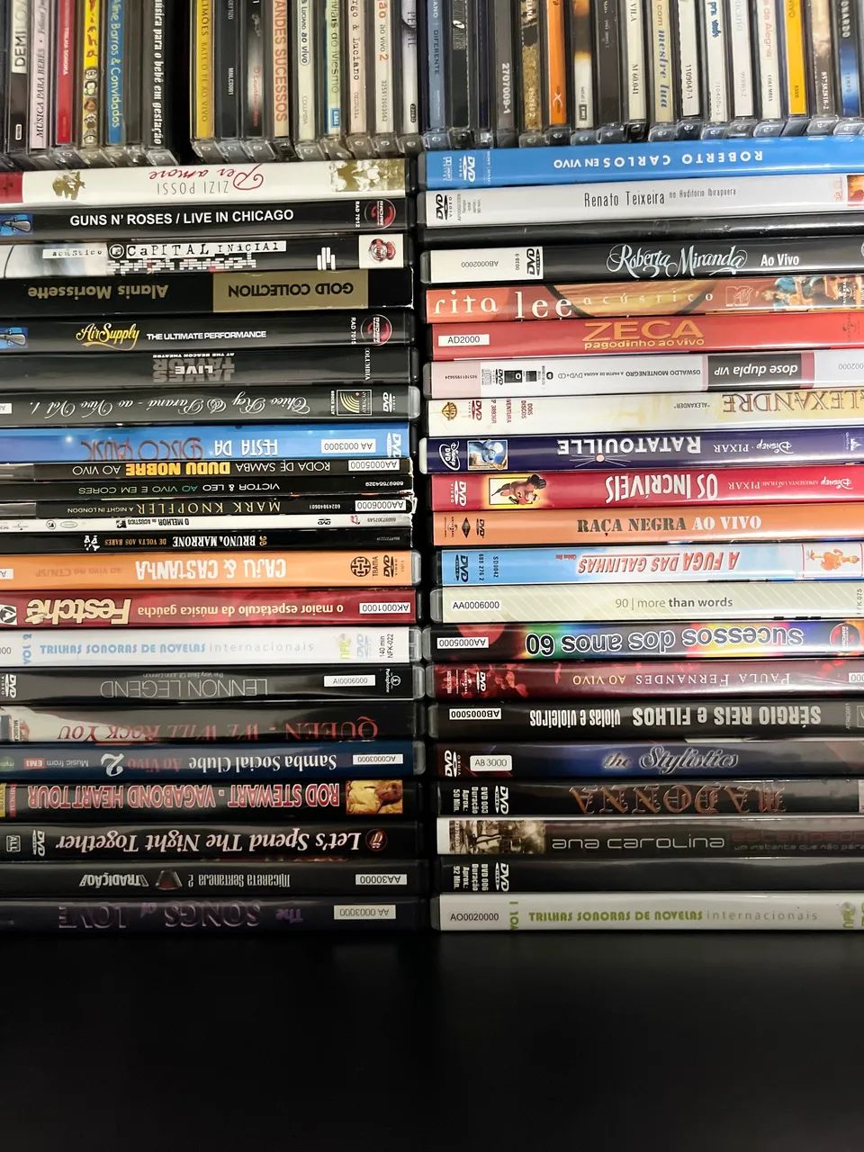 Desapego Kit CDs e DVDs 