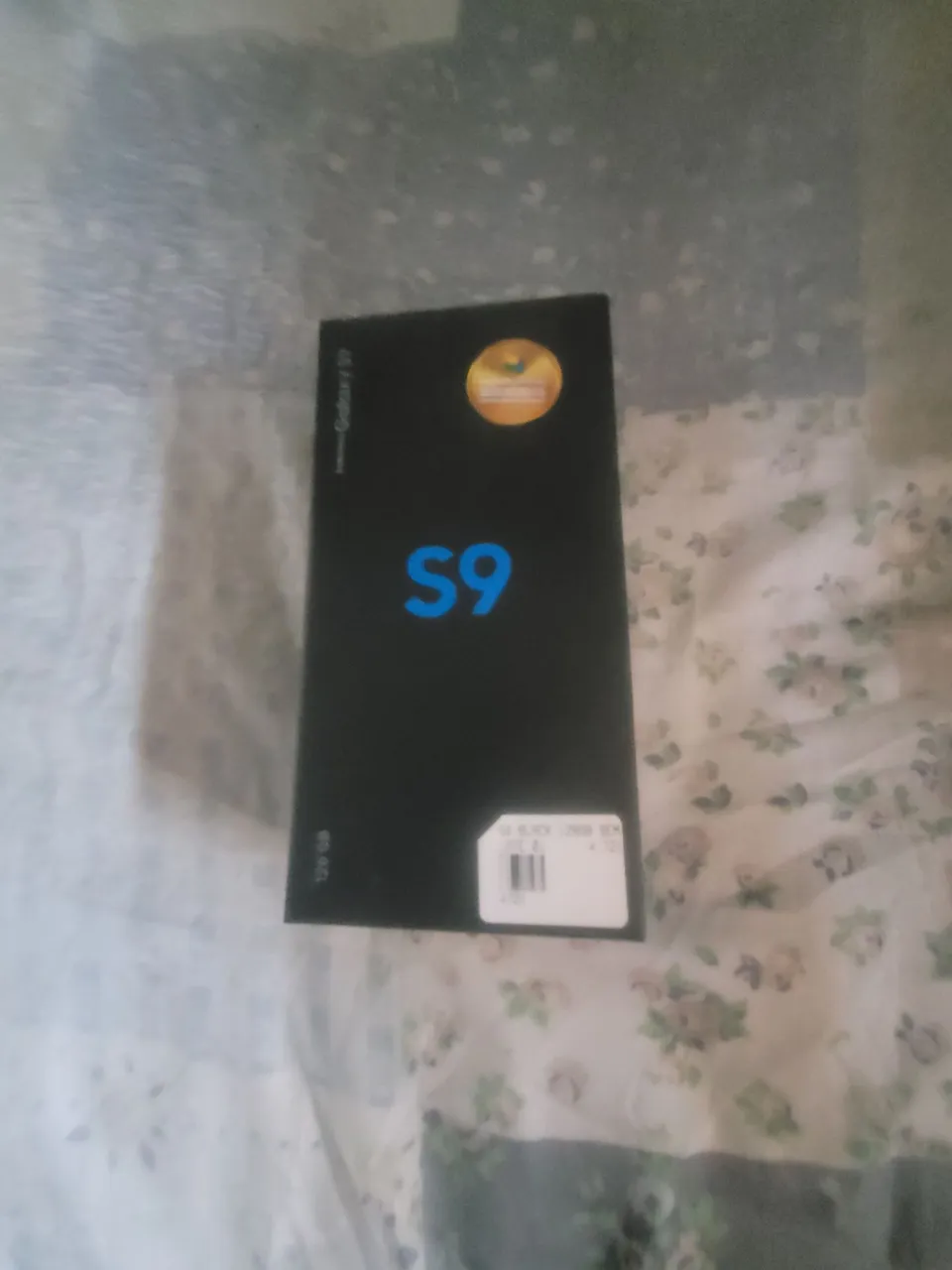 Samsung s 9 bem conservado em ótimo estado de uso,acompanha uma capinha cabo de carree cai