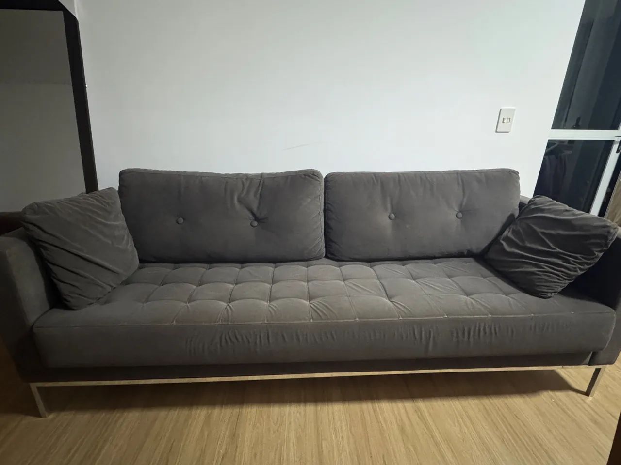 Sofá minimalista 64750824572930121