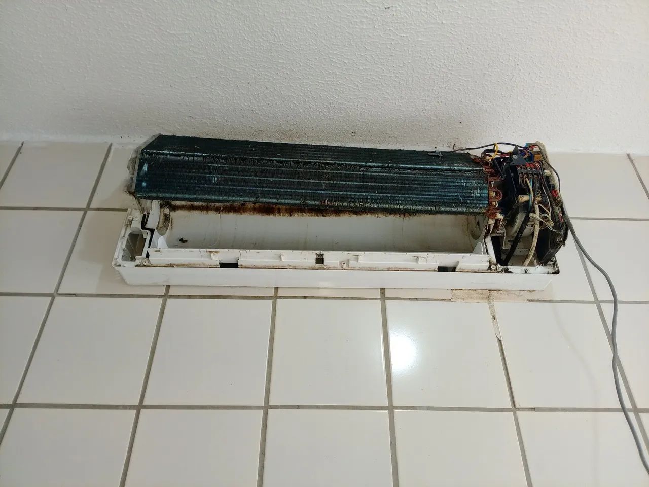 Instalação e manutenção de ar condicionado 