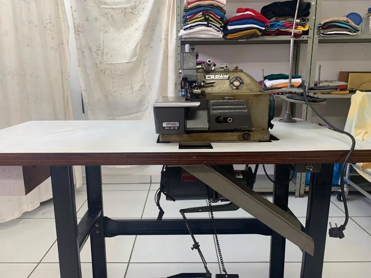 Máquina de costura overloque crown - Foto 6