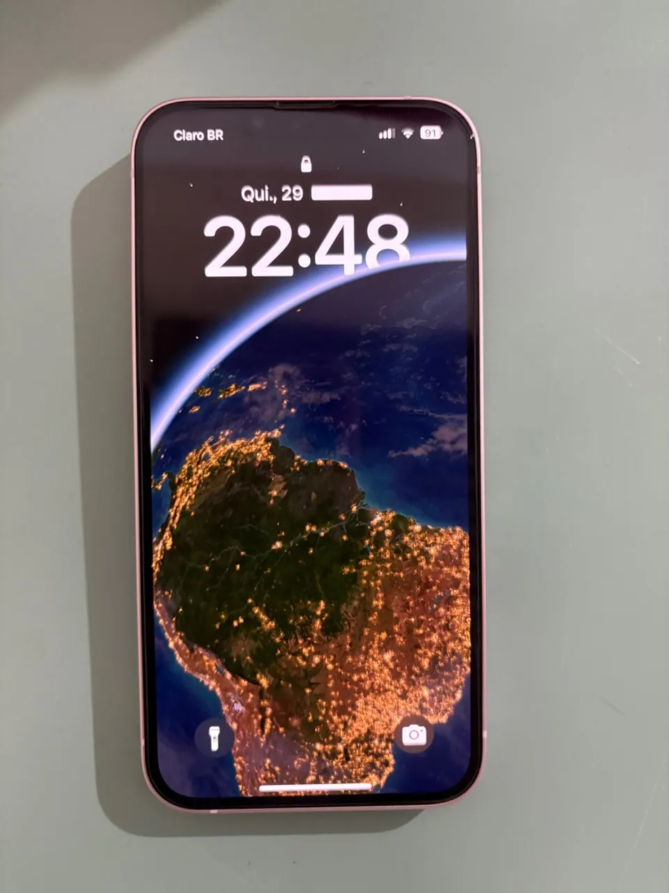 Vende-se iPhone 13 na cor rosa