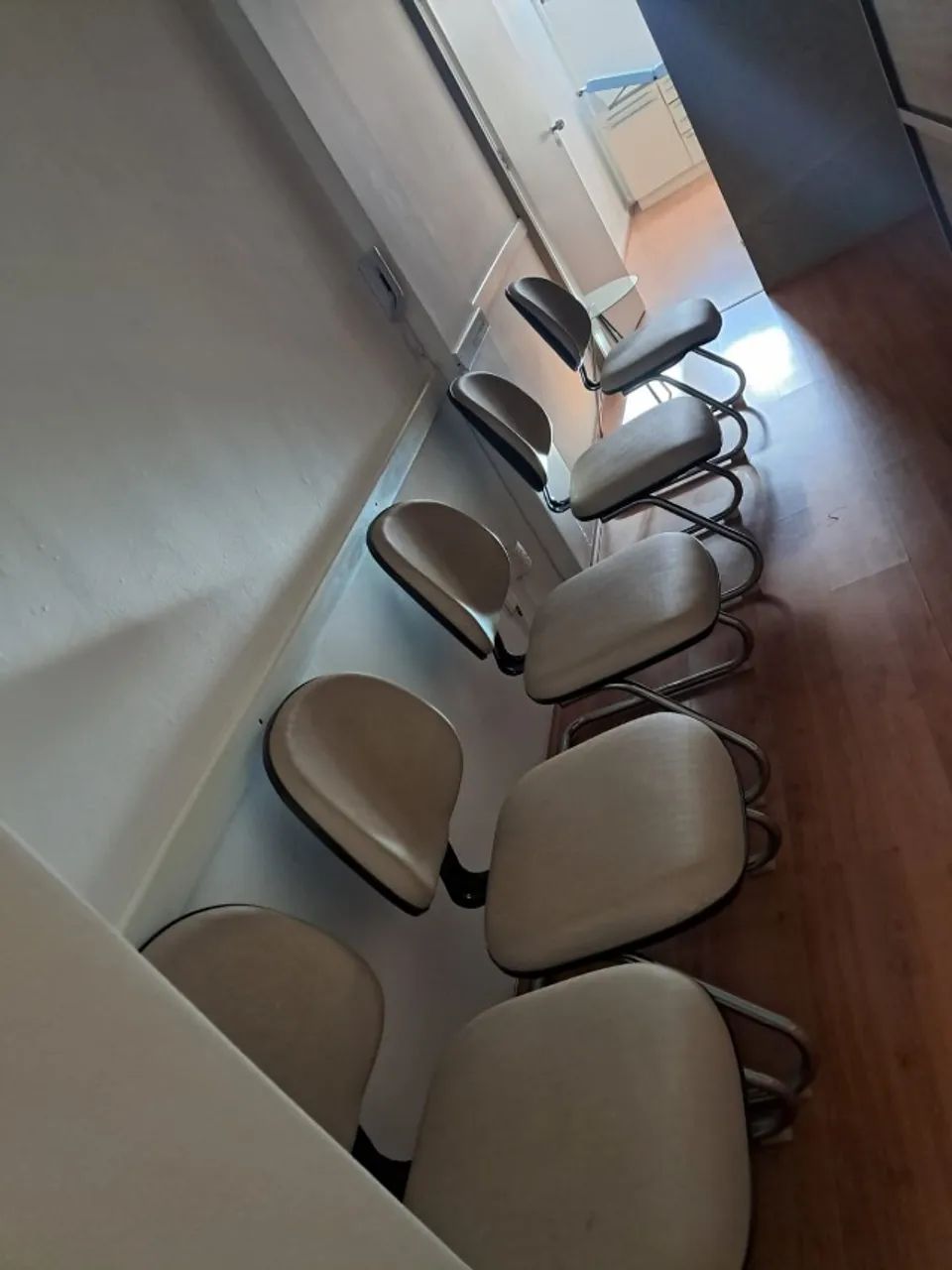 05 CADEIRAS PARA SALA DE ESPERA