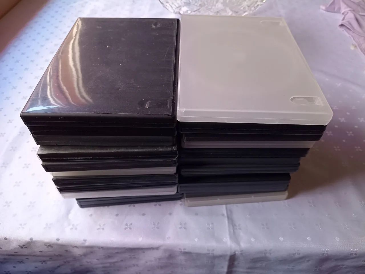 24 estojos de DVD 