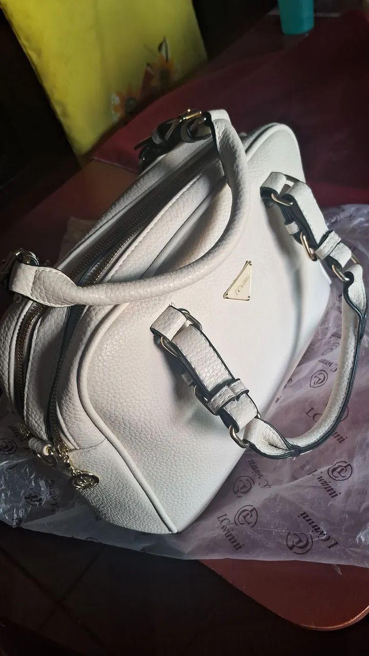 Vendo essa linda bolsa nova 