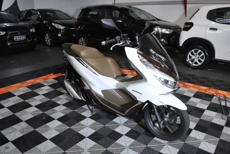 Honda PCX Gasolina Automático - Foto 5