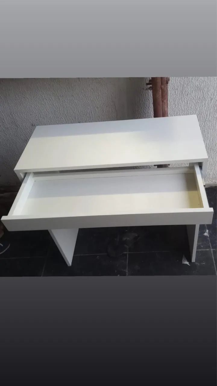 Mesa nova em mdf na cor branca 