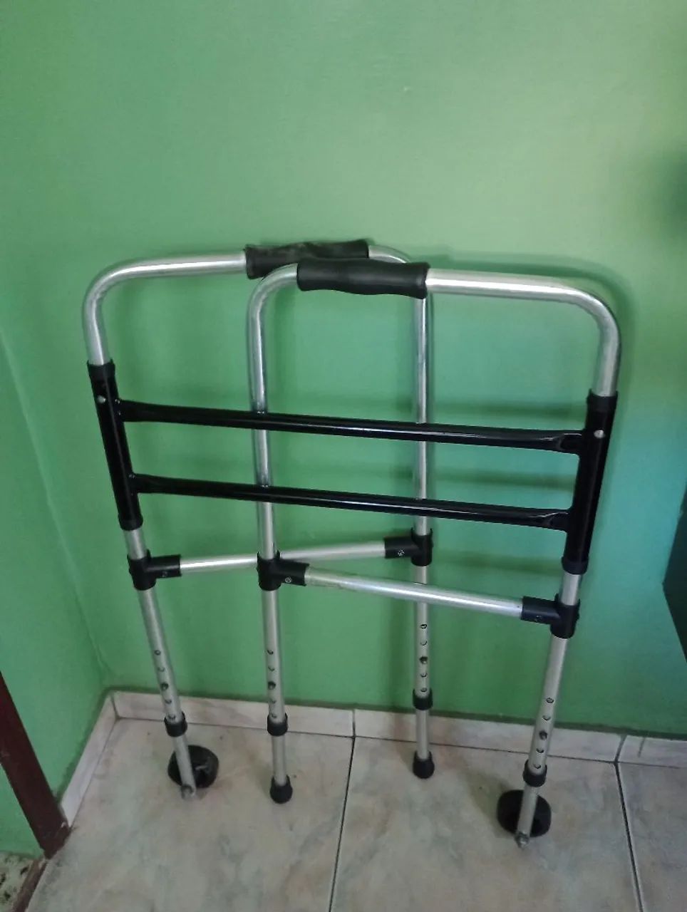Andador de alumínio  - Foto 3