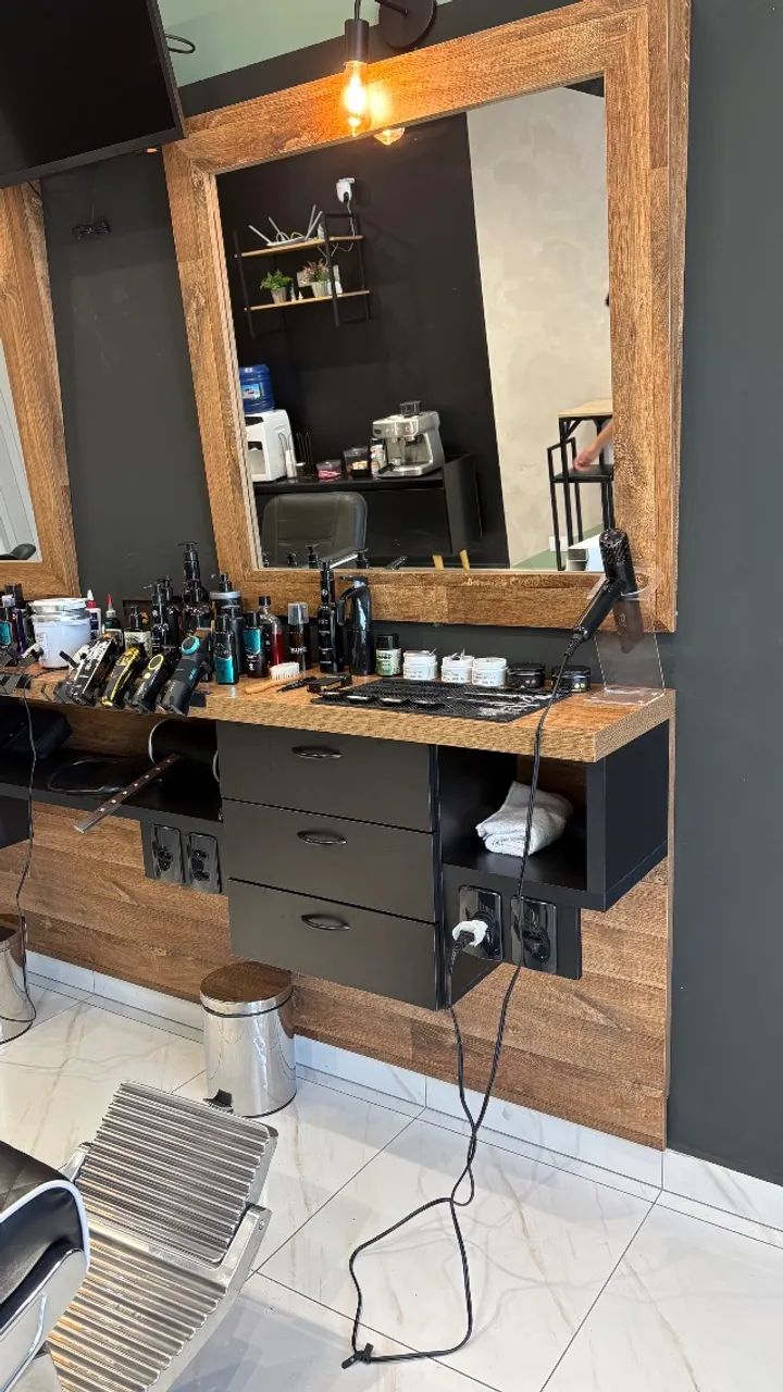 Bancada de Barbearia com 2 Espelhos