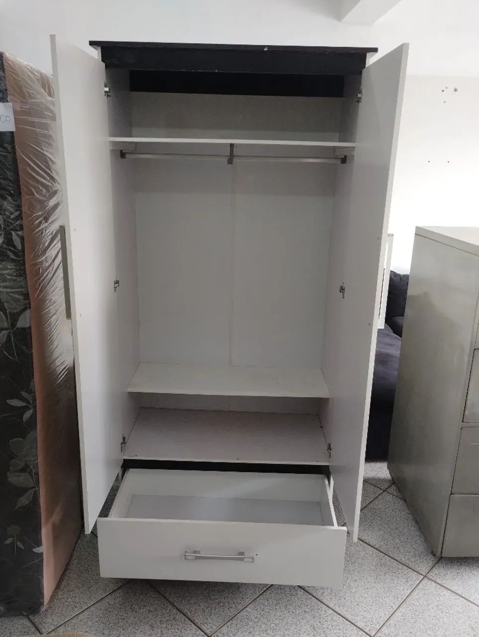 Guarda roupa de solteiro usado  - Foto 2