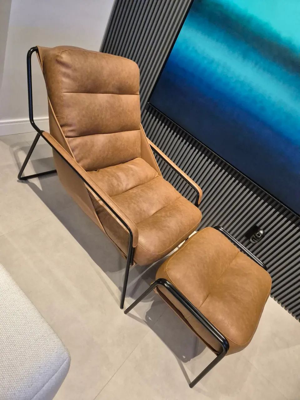 Poltrona Maggiolina com Puff - Caramelo