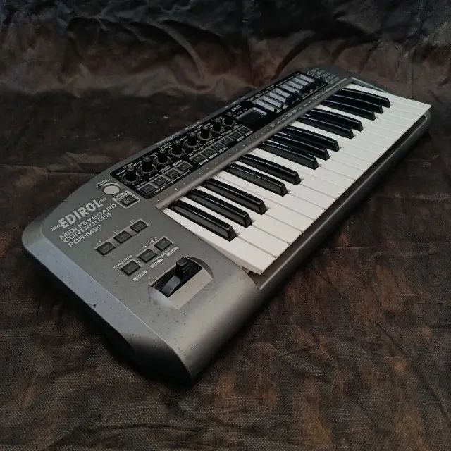 Teclado Controlador MIDI Roland Edirol PCR-M30 - Foto 2
