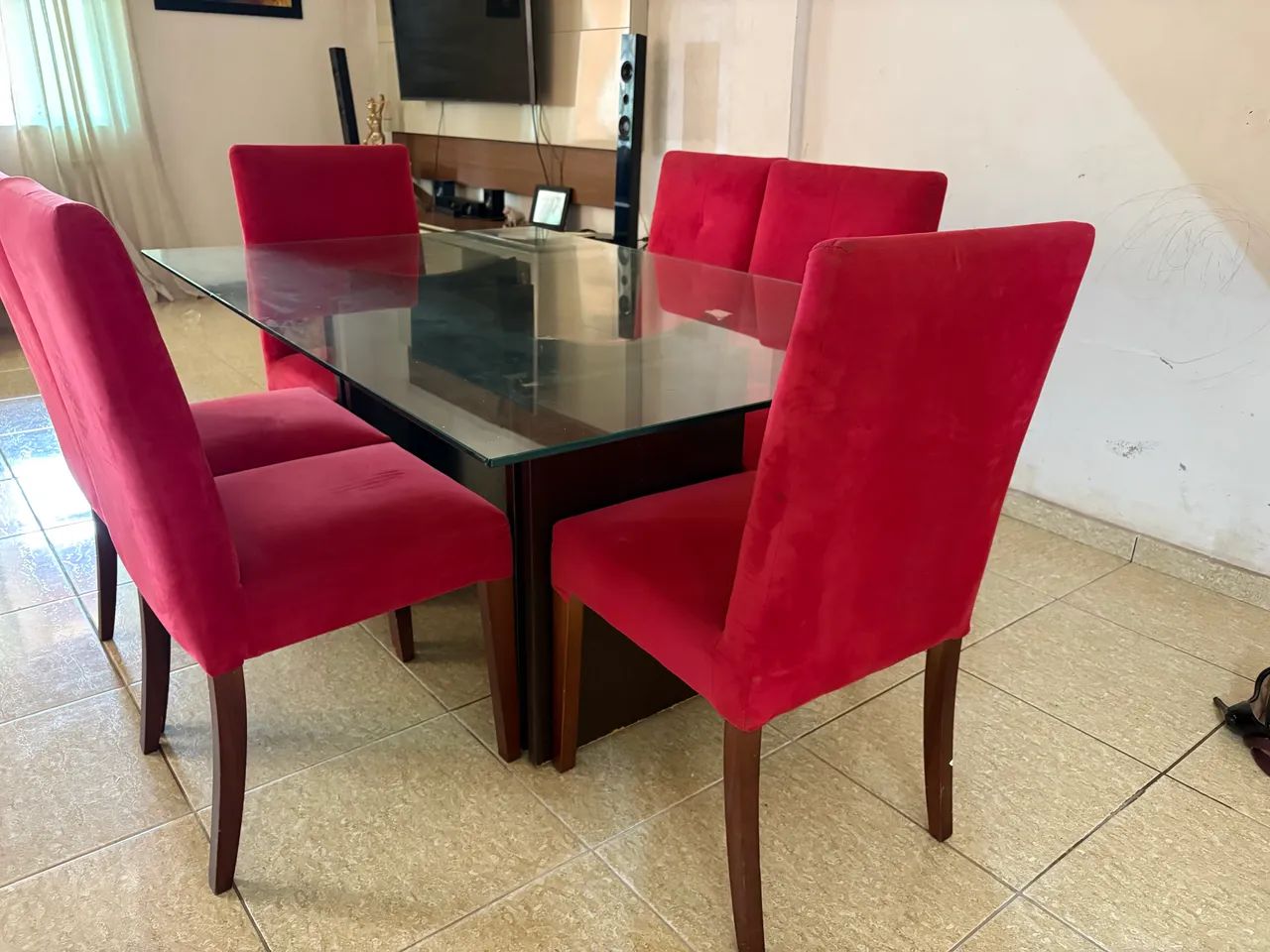 Vendo mesa com 6 cadeiras 