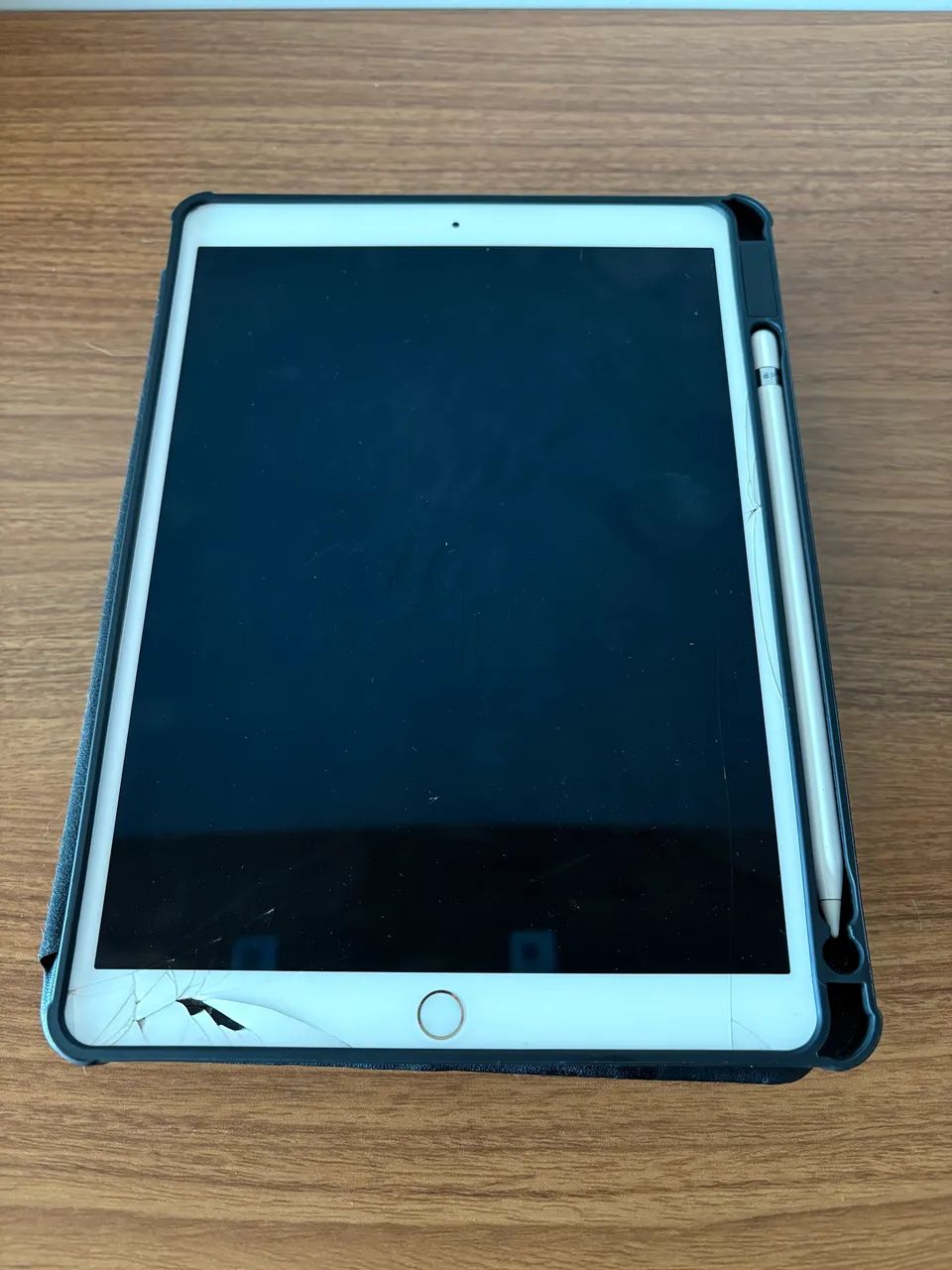ipad pro 第一世代　10.5インチ　64GB　apple pencil iPad Pro 10,5? 64GB Rosé + Apple Pencil + Cabo - Leia descrição