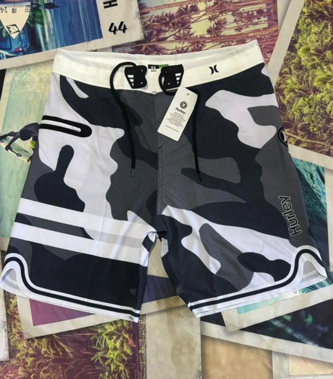Shorts Hurley Azul com Detalhes em Branco - Foto 5