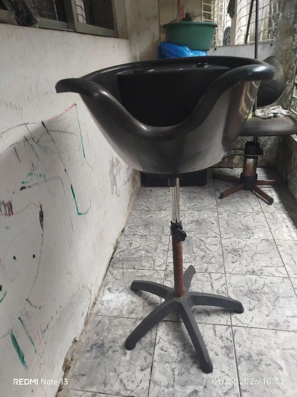 Cadeira e Lavatório barbearia ?No precinho 