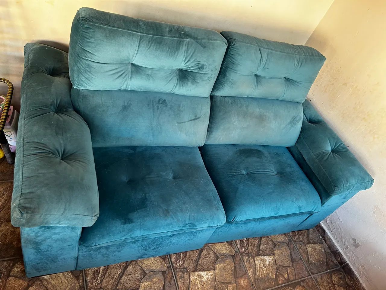SOFÁ SUEDE VERDE SEMI NOVO - Foto 3