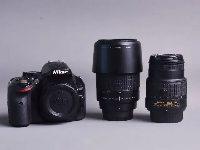 Câmera Nikon D5200 com duas Lentes