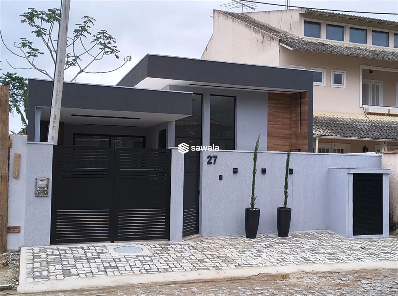 Maravilhosa casa linear, primeira locação!