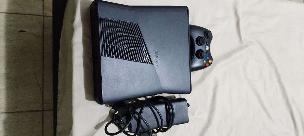 Xbox 360 slim com defeito  - Foto 2