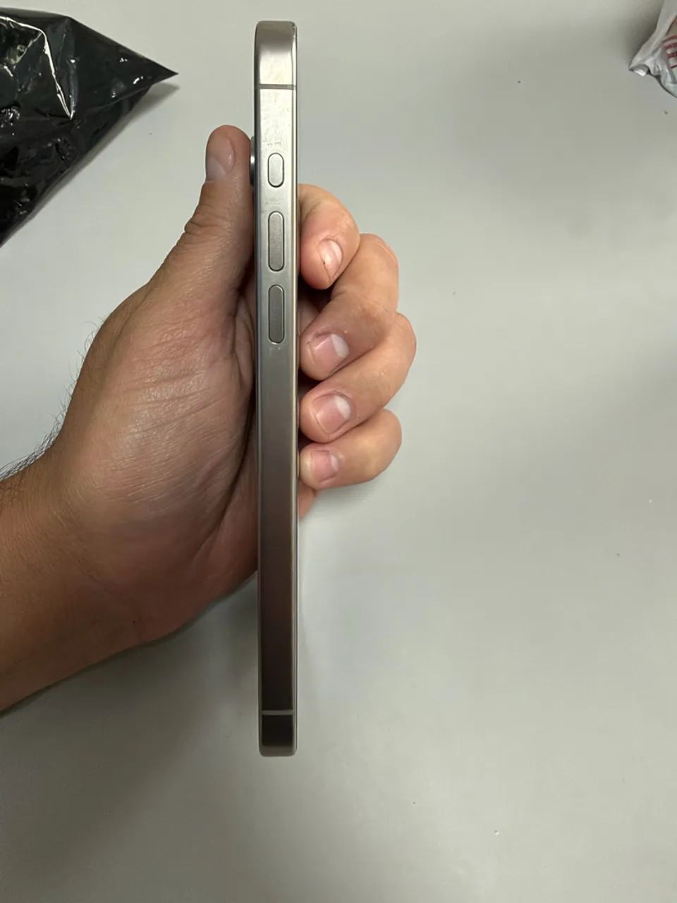 iPhone 15 pro Max 256gb 80% bateria  - Foto 2