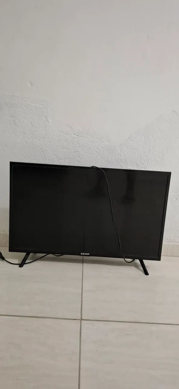TV SEMP 32 " com defeito no display 