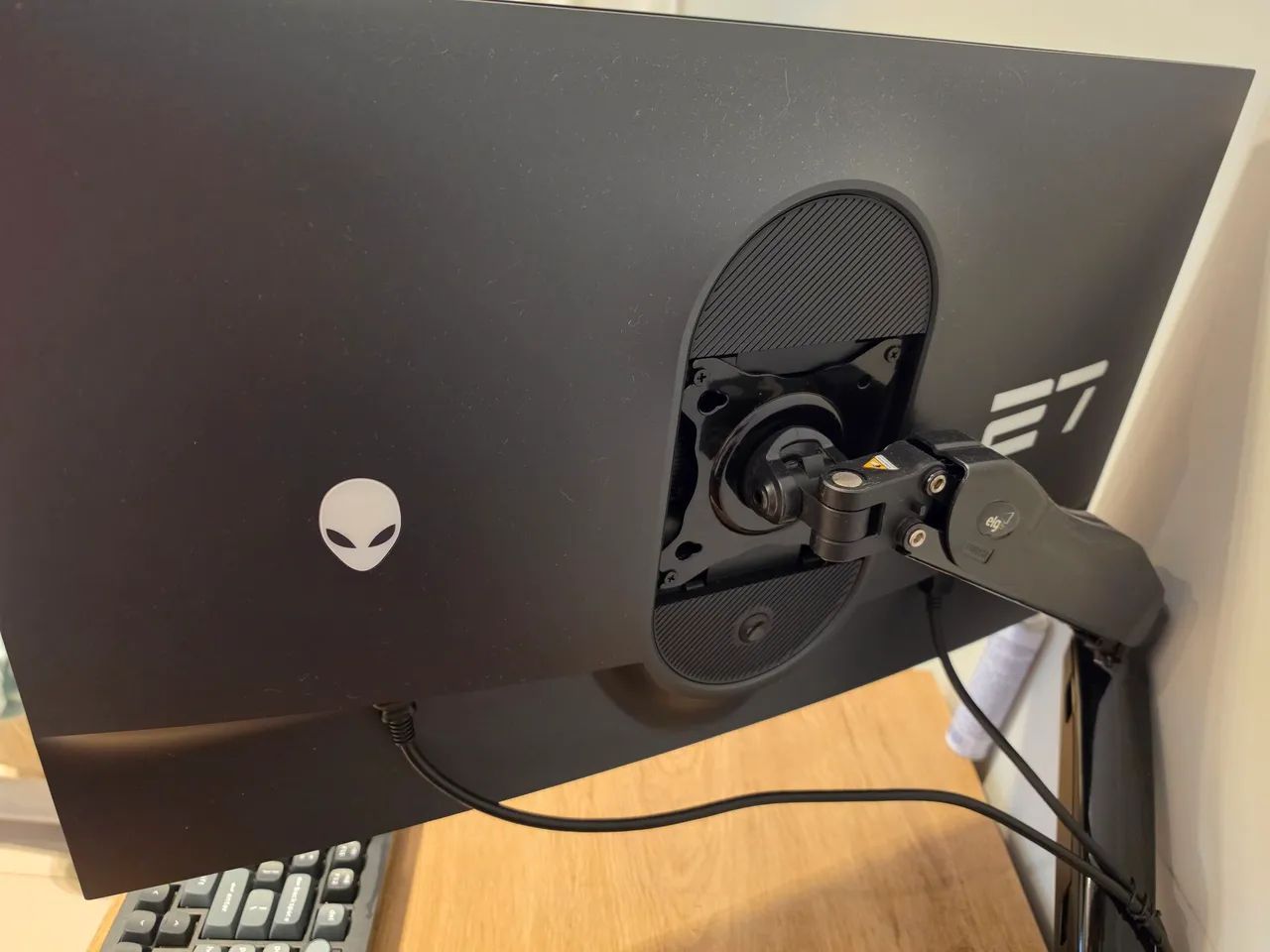 Monitor Alienware AW2724DM - Foto 3