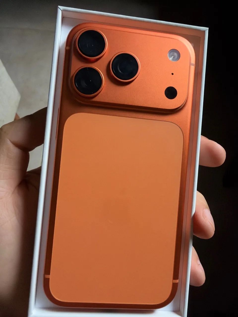 iPhone 17 Pro - laranja  - Foto 2