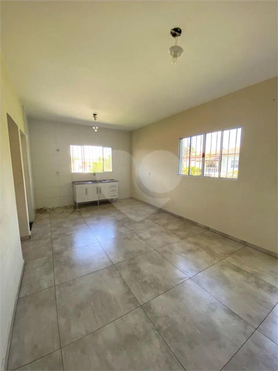 Prédio para venda em Louveira com 4 apartamentos.