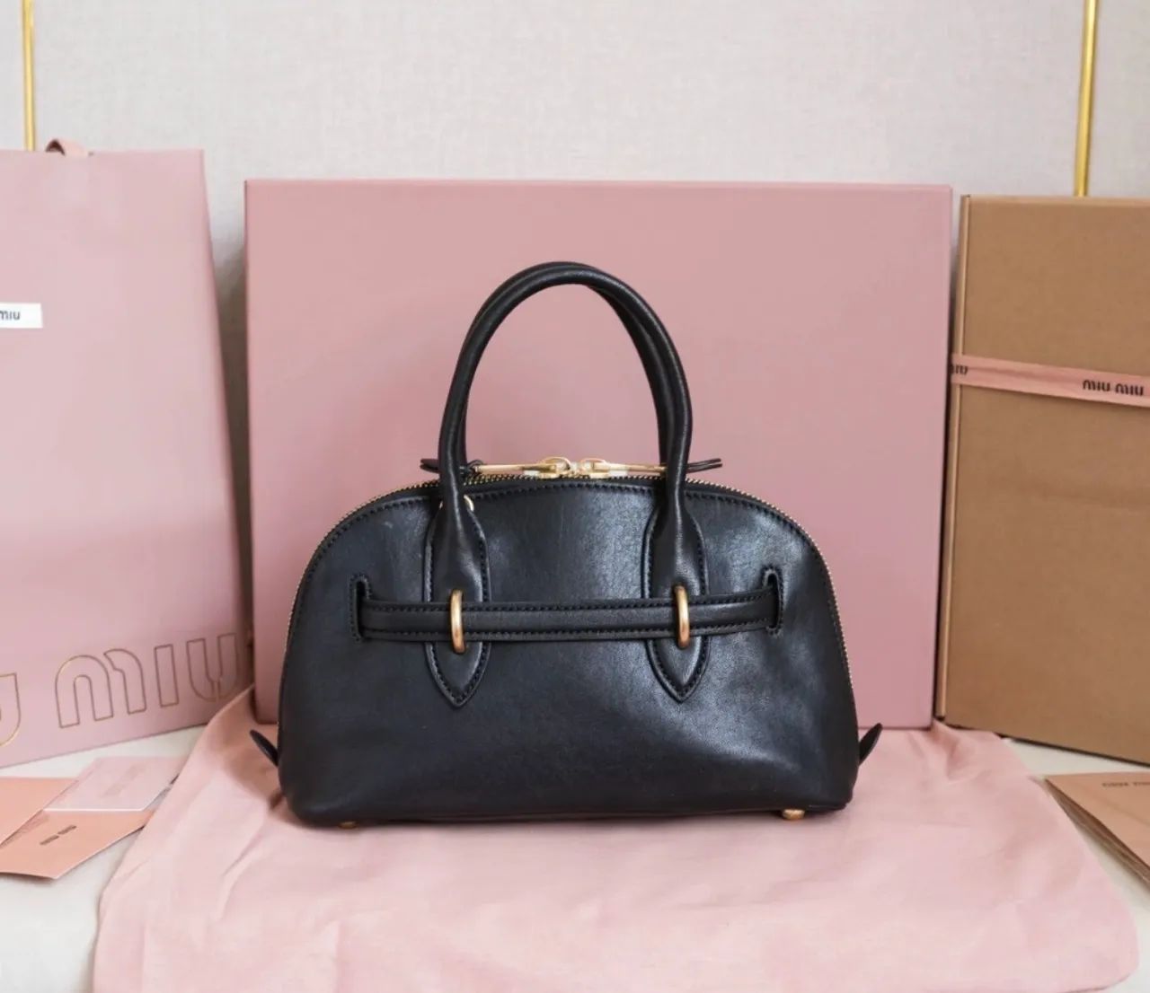 MIUMIU - top Handle em couro - Roupas - São João, Itajaí