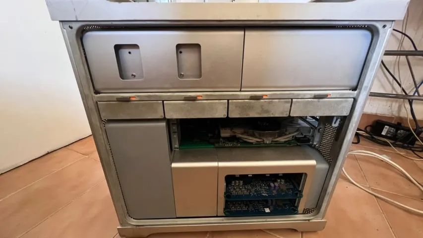 Mac Pro 2,1 - Foto 4