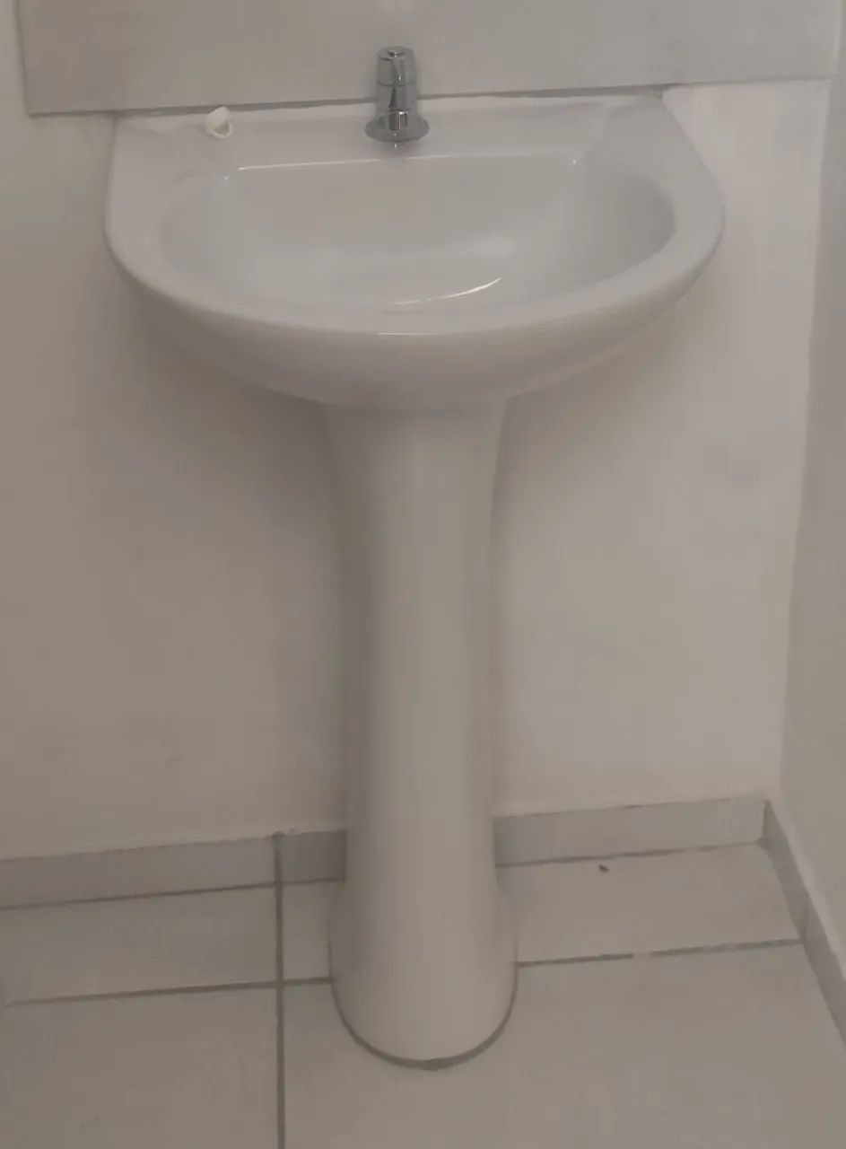 Celite Bathroom Vanity Sink with Column