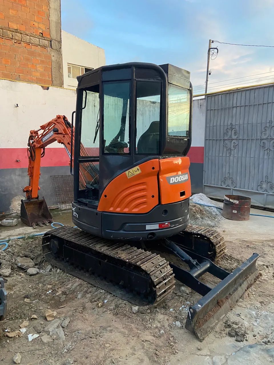 VENDO MINI ESCAVADEIRA DOOSAN  - Foto 3