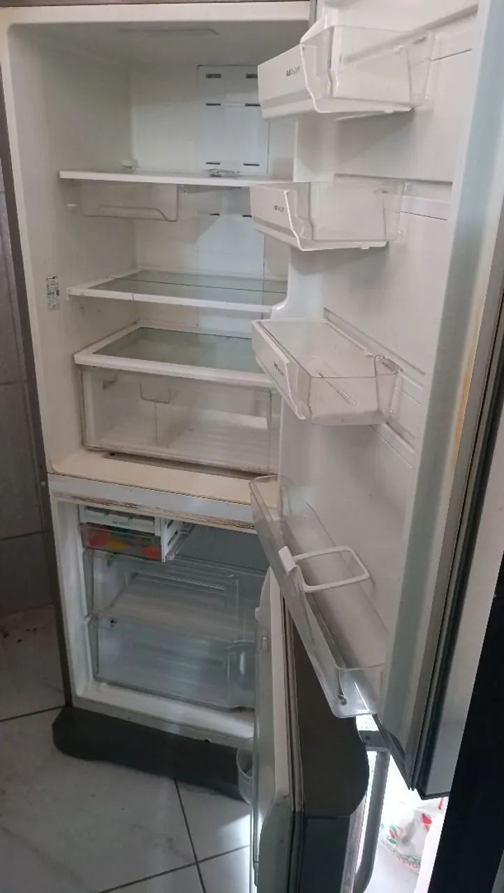 Geladeira Eletrolux retirada de peças  - Foto 2