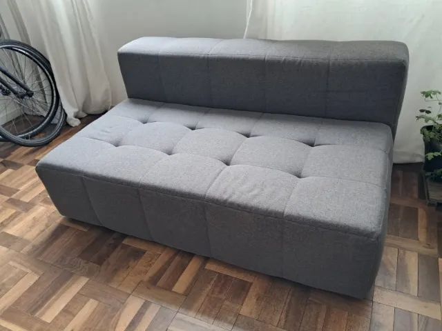 Sofá Sofo Cinza dois lugares da Tok Stok