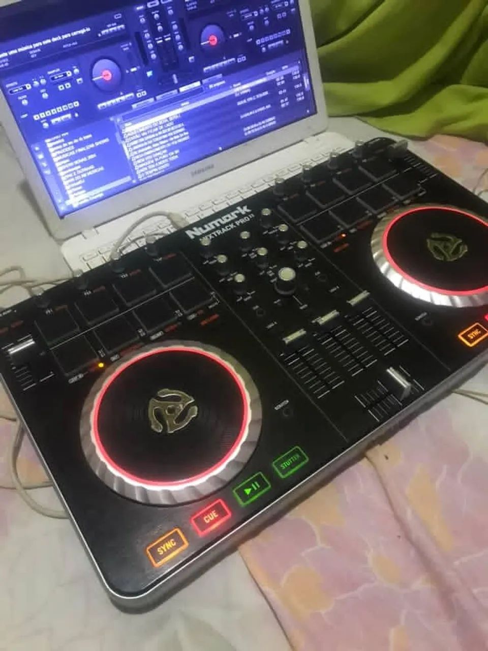 CONTROLADORA NUMARK PRO 2416601996117954561