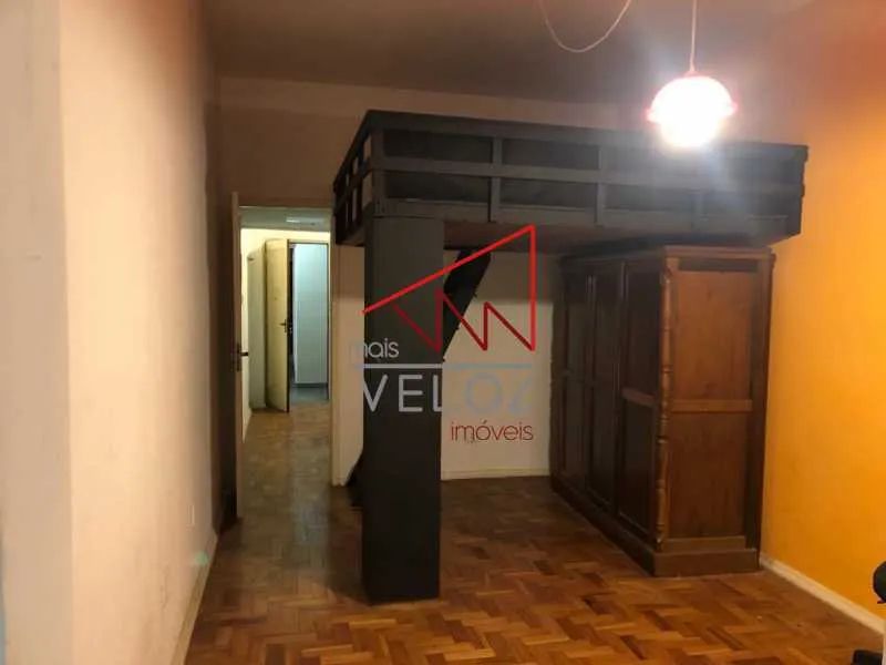 Kitnet/Conjugado : / Residencial / Glória