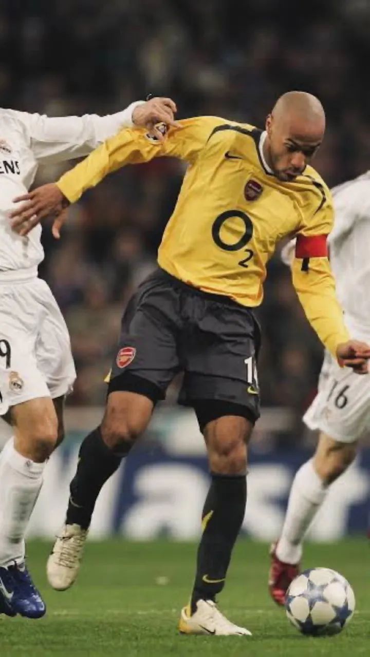 Camisas Retrô Psg e Arsenal - Foto 4