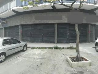 Alugo excelente Loja comercial, de esquina, em Curicica