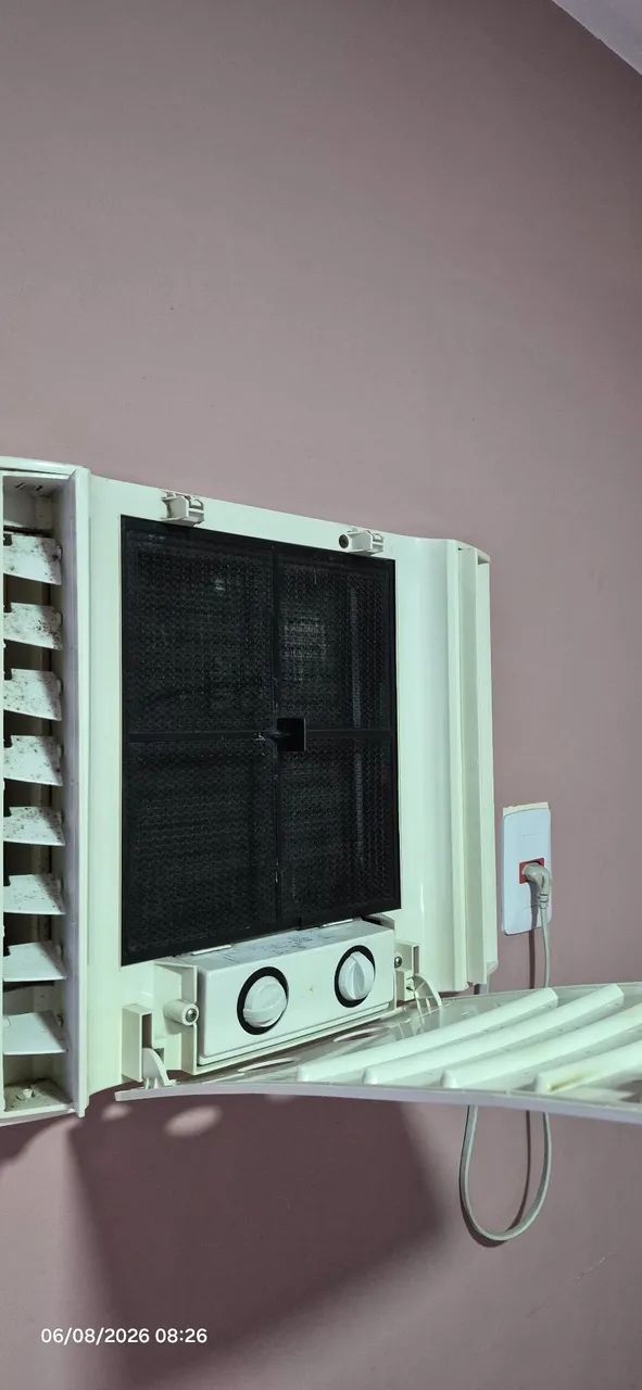 Ar condicionado 10.000 BTUs - 220V - Foto 4
