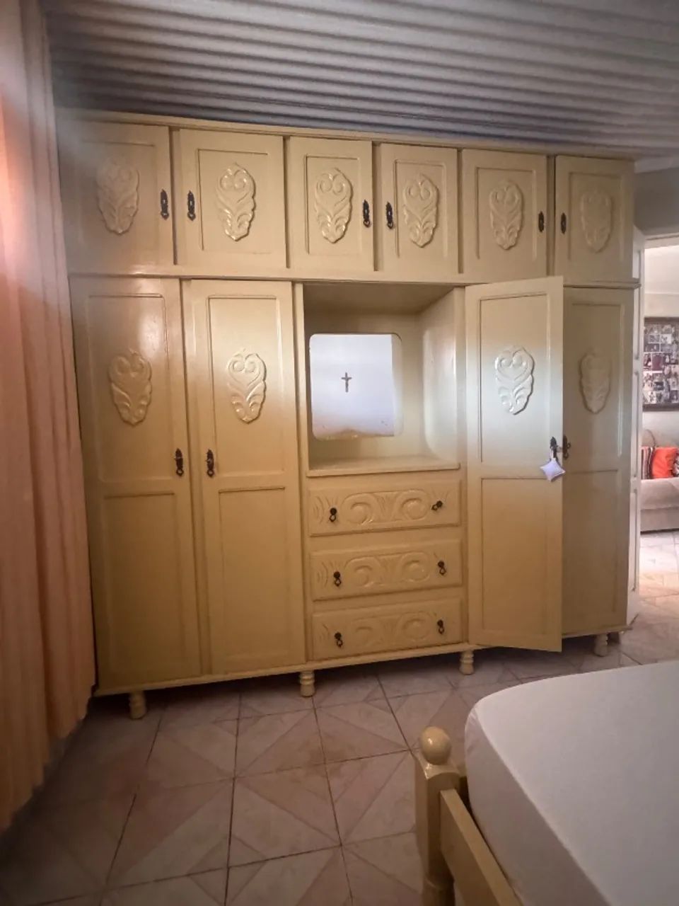 Guarda roupa de casal de madeira 